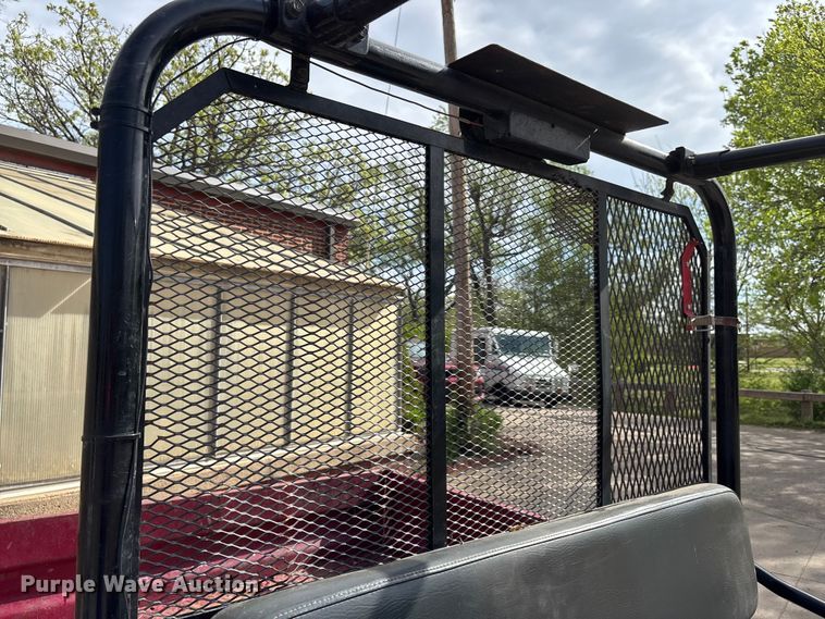 image for item EV2049 2004 Kawasaki Mule 3000 utility vehicle