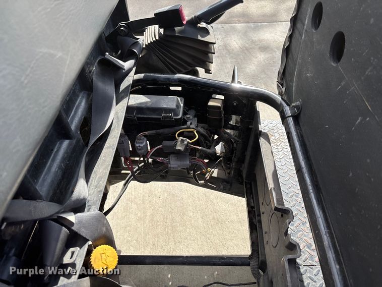 image for item EV2049 2004 Kawasaki Mule 3000 utility vehicle