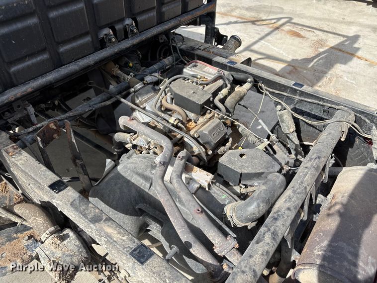 image for item EV2049 2004 Kawasaki Mule 3000 utility vehicle