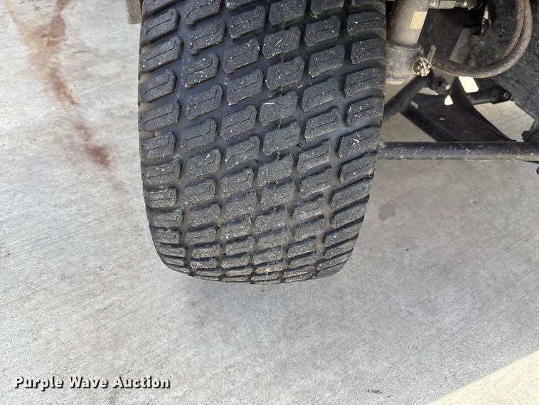 image for item EV2049 2004 Kawasaki Mule 3000 utility vehicle