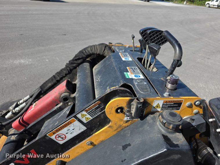 image for item EV2050 Boxer 427W compact utility loader