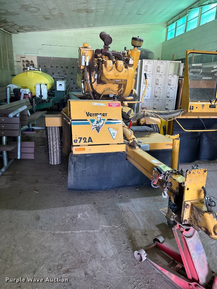 image for item EV2054 1996 Vermeer SC672A stump grinder
