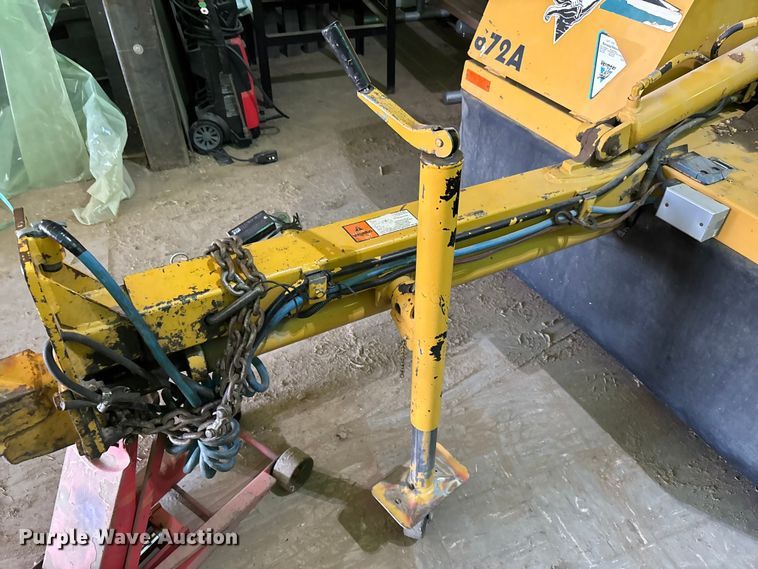 image for item EV2054 1996 Vermeer SC672A stump grinder