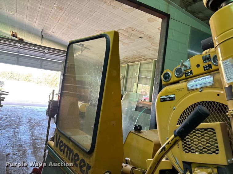 image for item EV2054 1996 Vermeer SC672A stump grinder