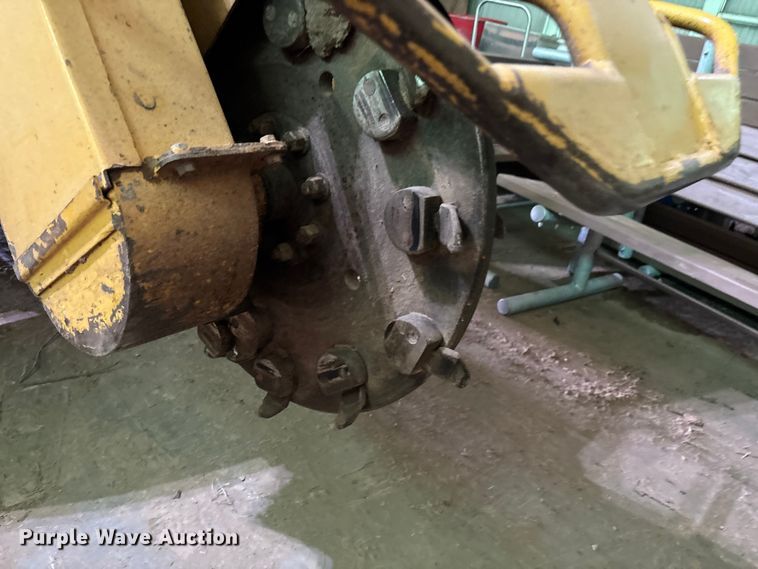 image for item EV2054 1996 Vermeer SC672A stump grinder