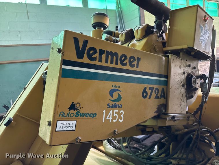 image for item EV2054 1996 Vermeer SC672A stump grinder