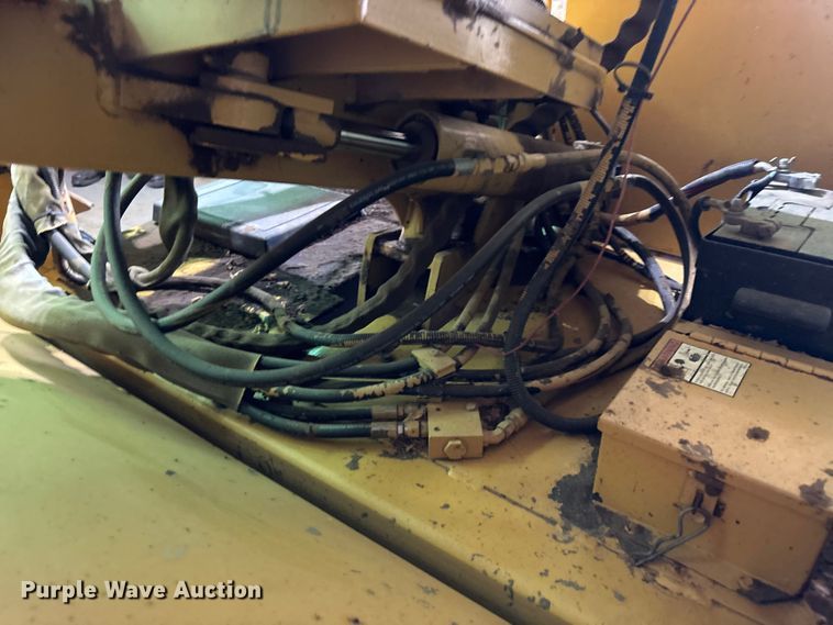 image for item EV2054 1996 Vermeer SC672A stump grinder