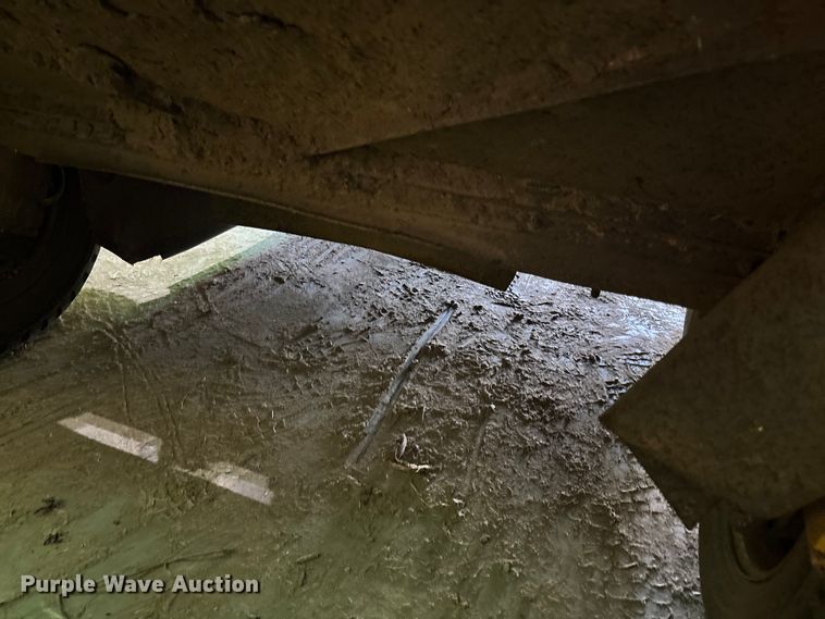 image for item EV2054 1996 Vermeer SC672A stump grinder