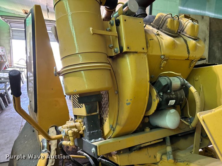 image for item EV2054 1996 Vermeer SC672A stump grinder