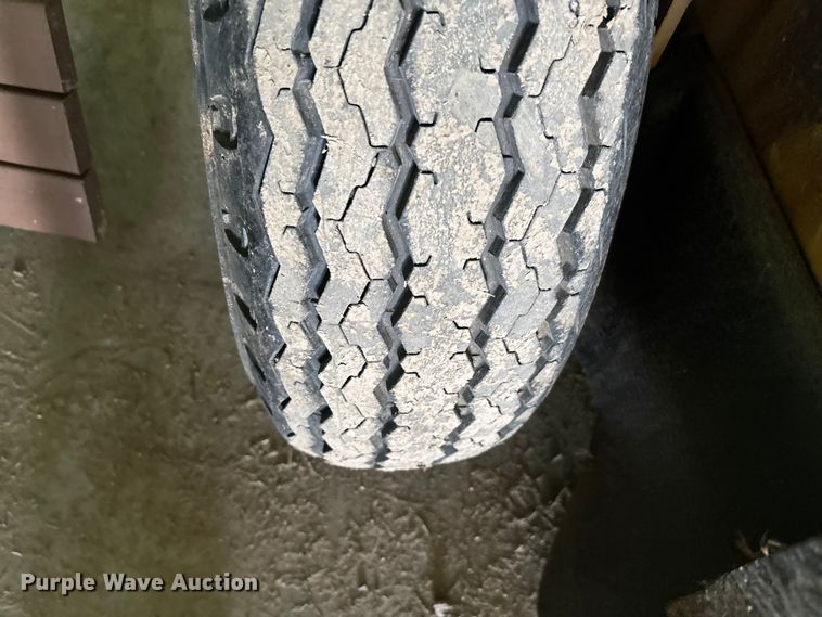 image for item EV2054 1996 Vermeer SC672A stump grinder