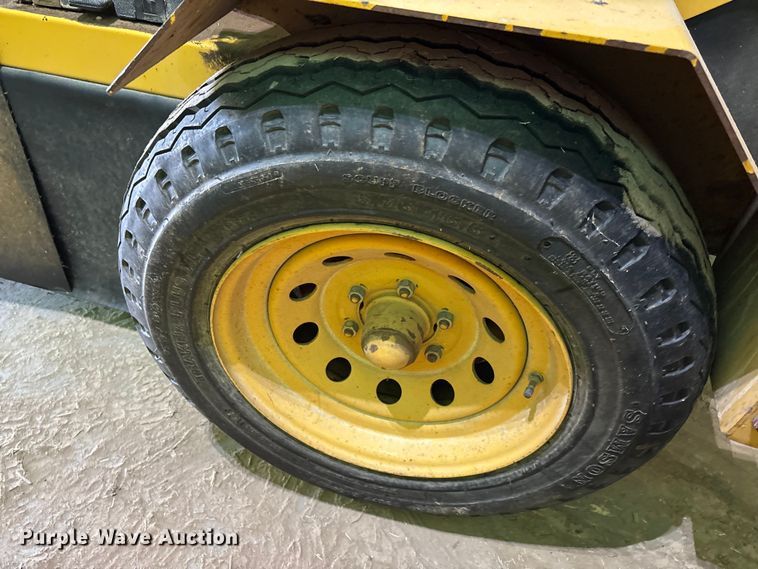 image for item EV2054 1996 Vermeer SC672A stump grinder