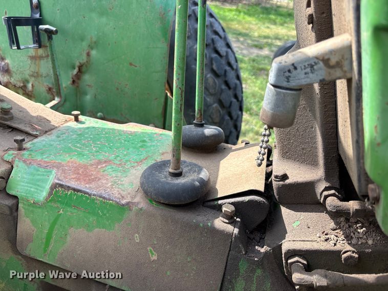 image for item EV2057 1969 John Deere 820 tractor