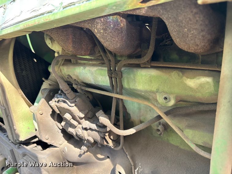 image for item EV2057 1969 John Deere 820 tractor