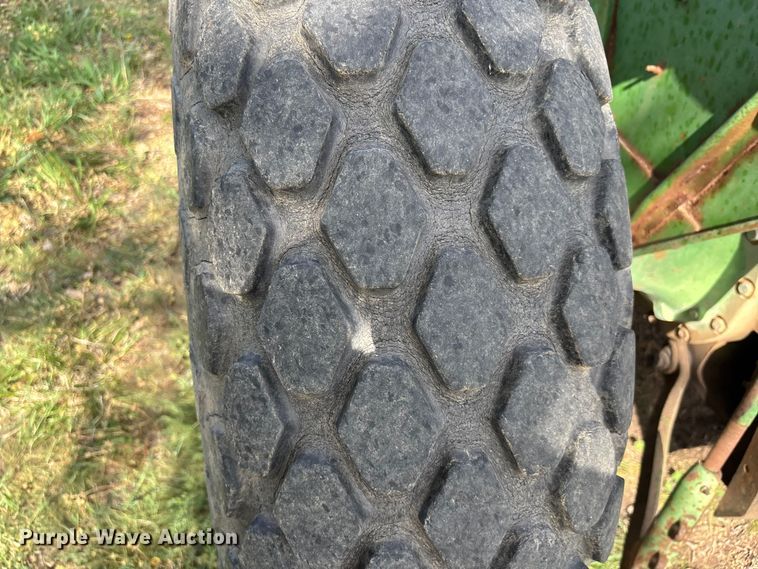 image for item EV2057 1969 John Deere 820 tractor