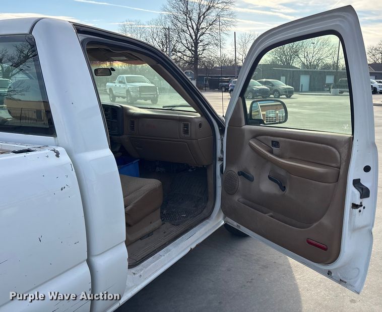 image for item EV2699 1999 Chevrolet Silverado 1500 pickup truck