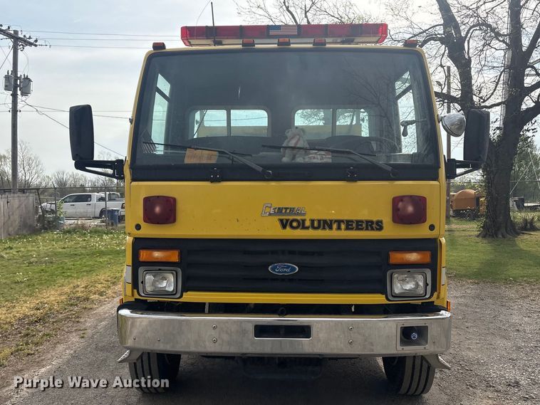 image for item EV2881 1990 Ford Cargo 8000 pumper fire truck