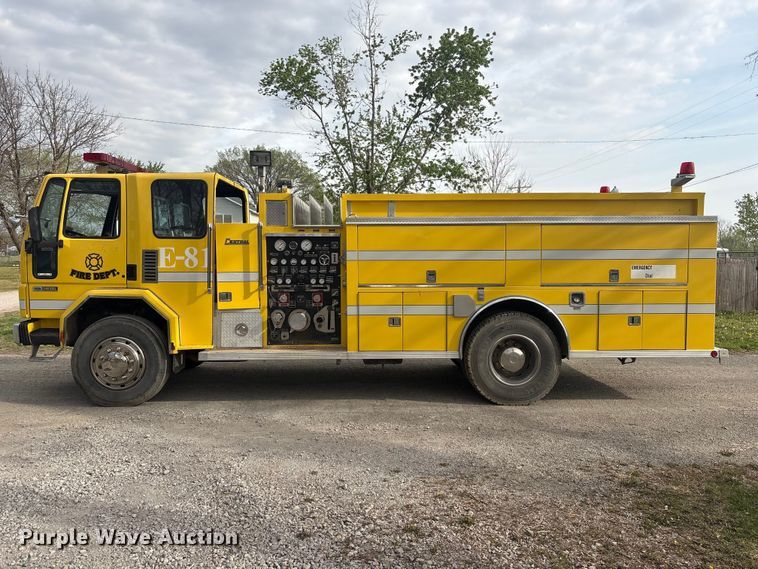 image for item EV2881 1990 Ford Cargo 8000 pumper fire truck