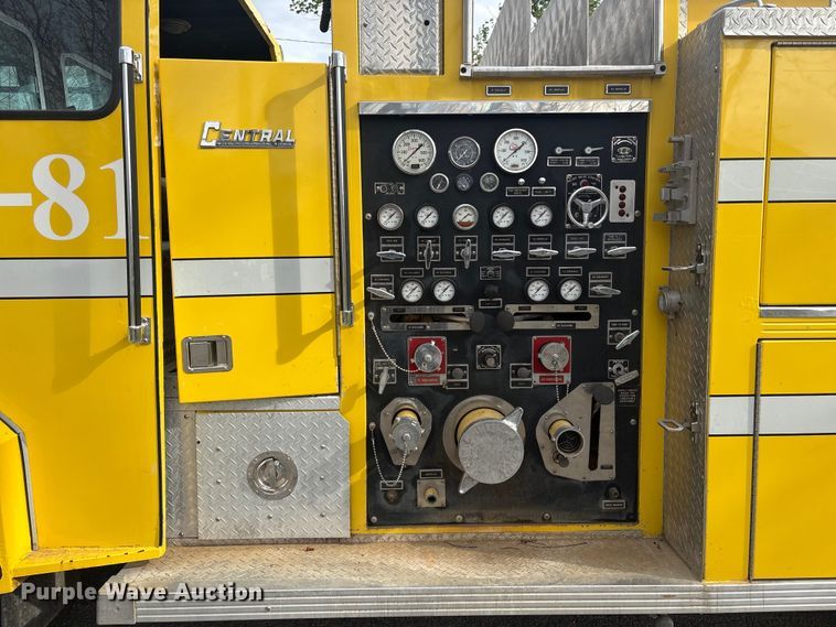 image for item EV2881 1990 Ford Cargo 8000 pumper fire truck