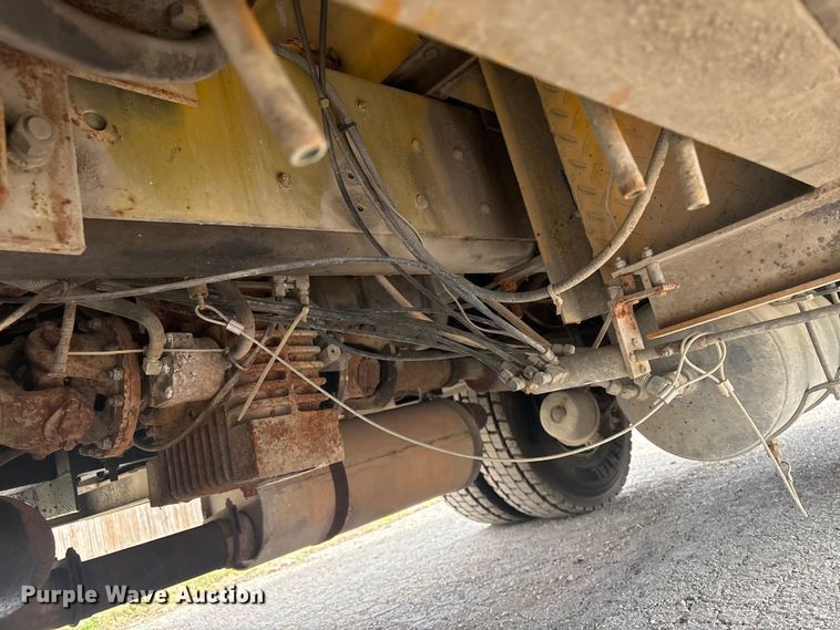 image for item EV2881 1990 Ford Cargo 8000 pumper fire truck