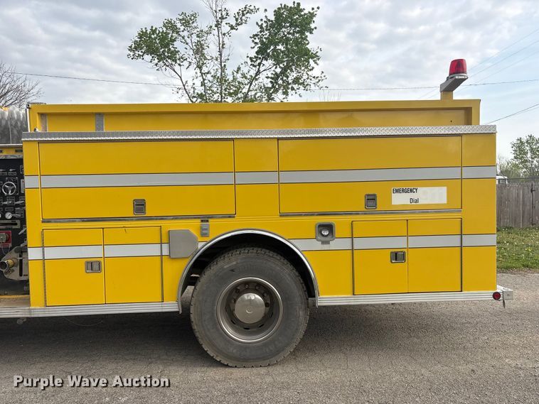 image for item EV2881 1990 Ford Cargo 8000 pumper fire truck