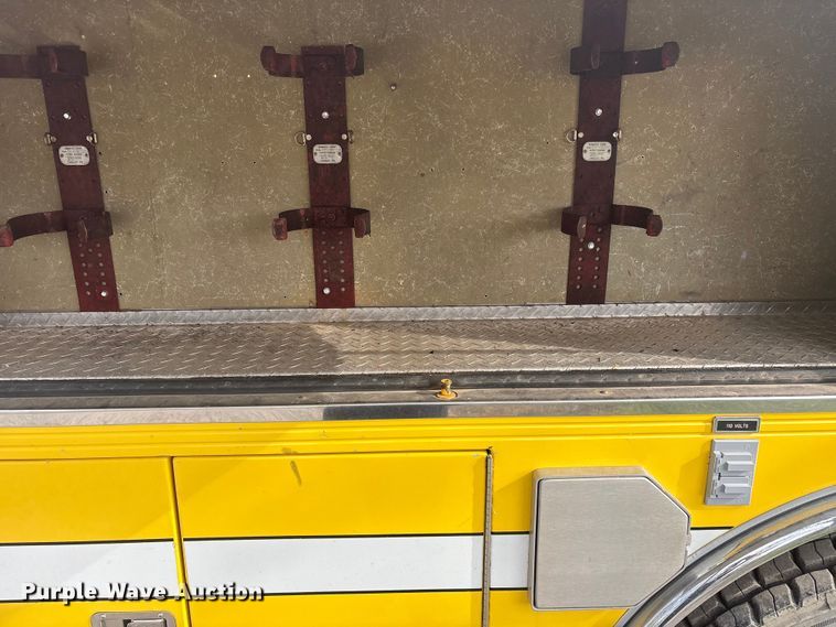 image for item EV2881 1990 Ford Cargo 8000 pumper fire truck