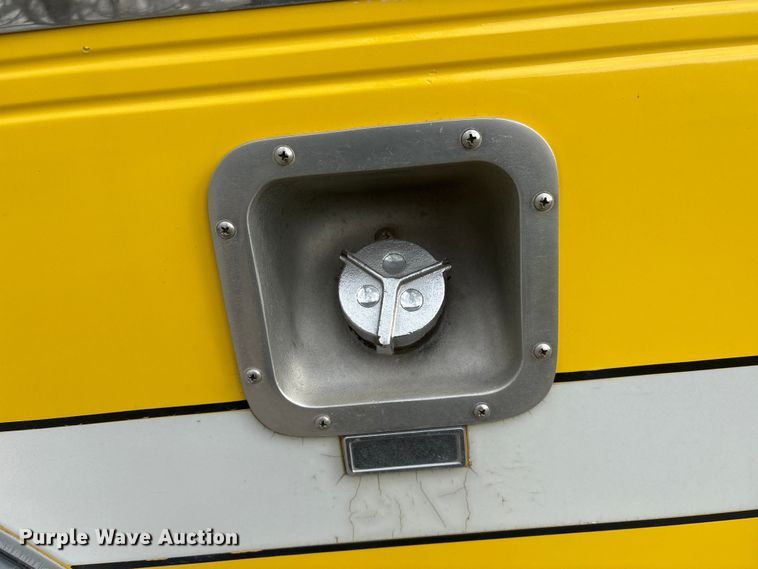 image for item EV2881 1990 Ford Cargo 8000 pumper fire truck