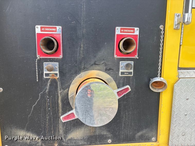 image for item EV2881 1990 Ford Cargo 8000 pumper fire truck