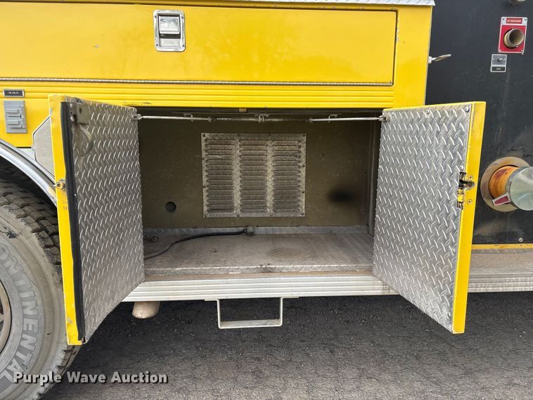 image for item EV2881 1990 Ford Cargo 8000 pumper fire truck