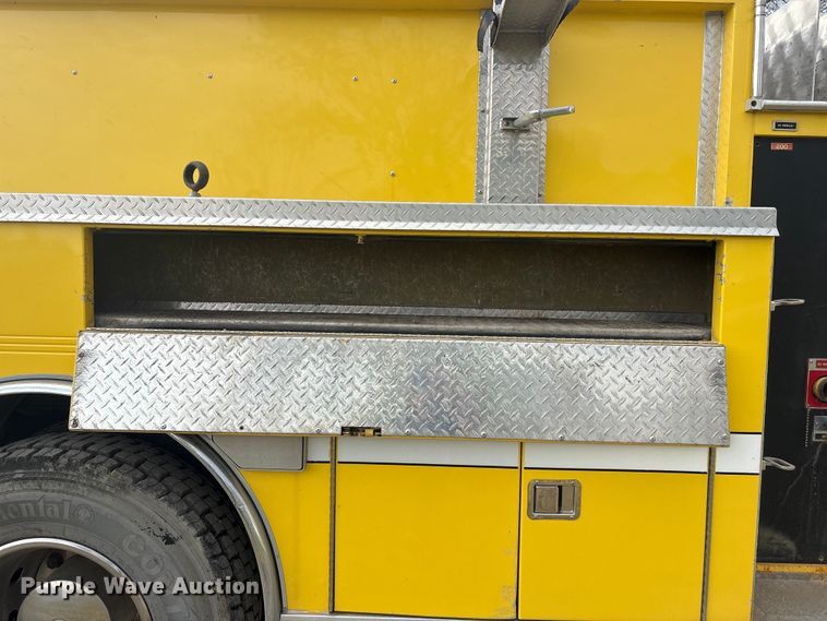 image for item EV2881 1990 Ford Cargo 8000 pumper fire truck