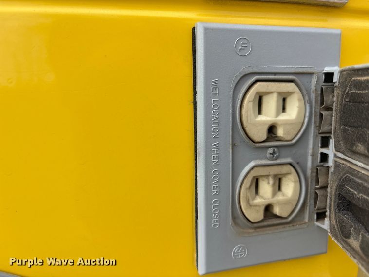 image for item EV2881 1990 Ford Cargo 8000 pumper fire truck