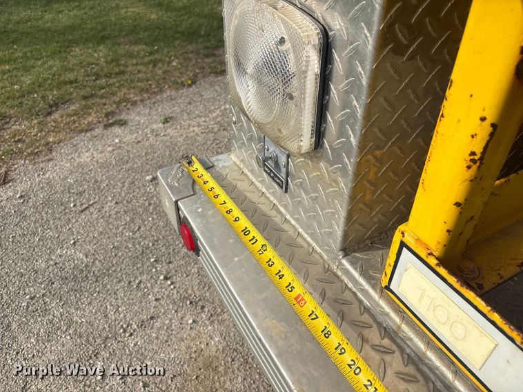 image for item EV2881 1990 Ford Cargo 8000 pumper fire truck