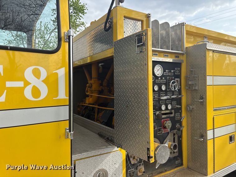 image for item EV2881 1990 Ford Cargo 8000 pumper fire truck