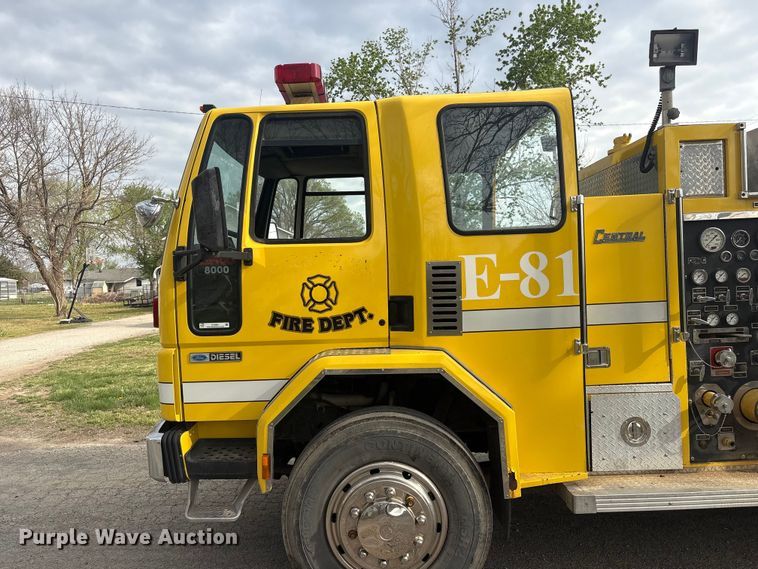 image for item EV2881 1990 Ford Cargo 8000 pumper fire truck