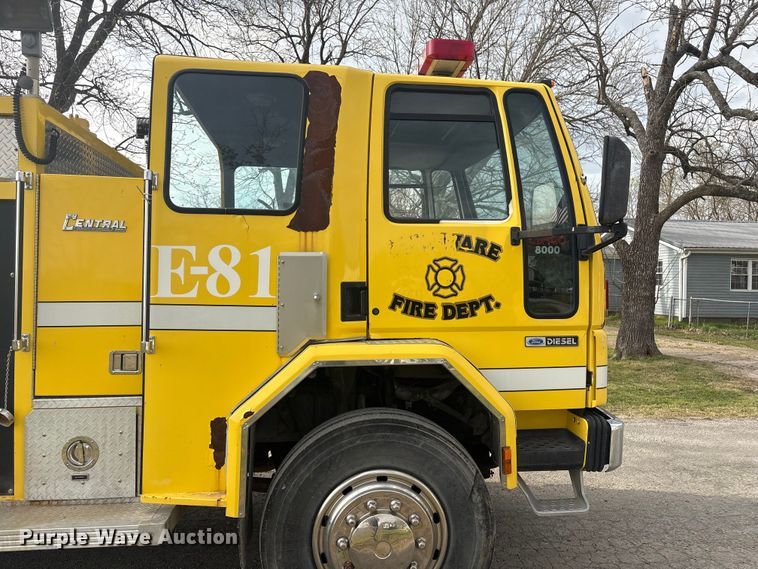 image for item EV2881 1990 Ford Cargo 8000 pumper fire truck