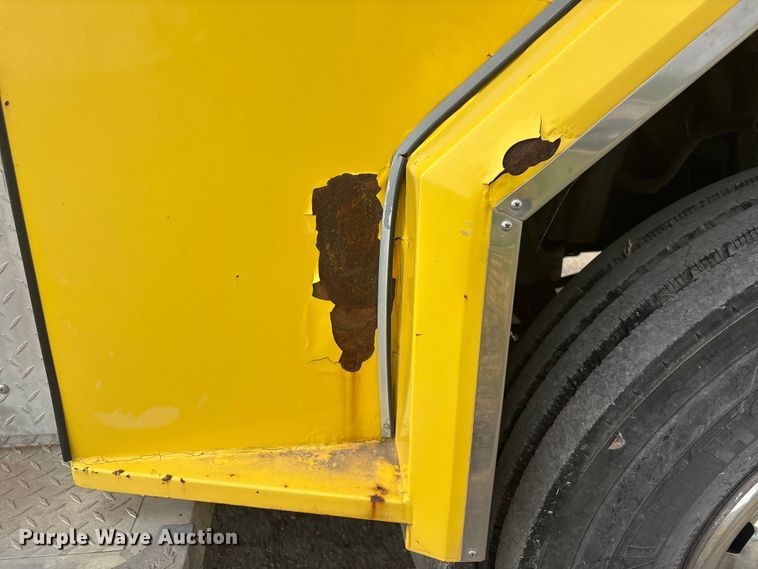 image for item EV2881 1990 Ford Cargo 8000 pumper fire truck