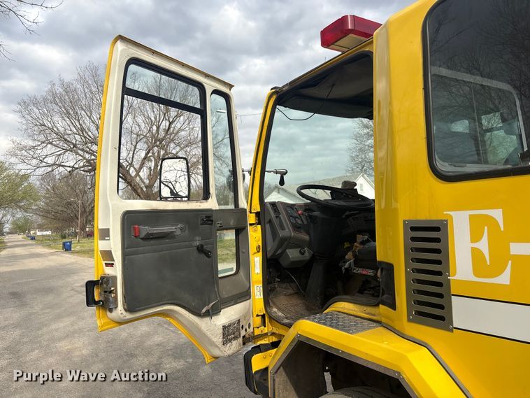 image for item EV2881 1990 Ford Cargo 8000 pumper fire truck
