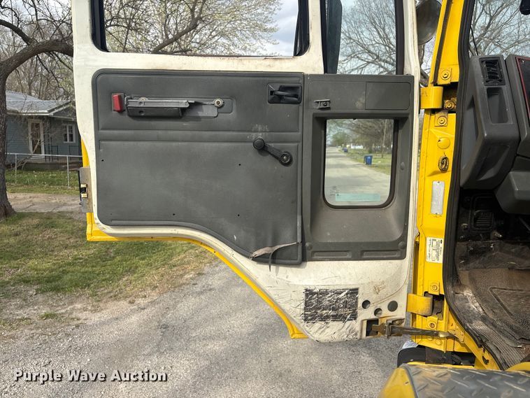 image for item EV2881 1990 Ford Cargo 8000 pumper fire truck