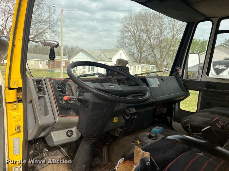 image for item EV2881 1990 Ford Cargo 8000 pumper fire truck