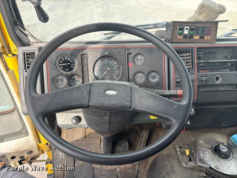 image for item EV2881 1990 Ford Cargo 8000 pumper fire truck