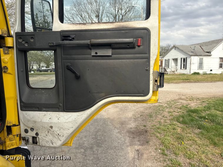 image for item EV2881 1990 Ford Cargo 8000 pumper fire truck