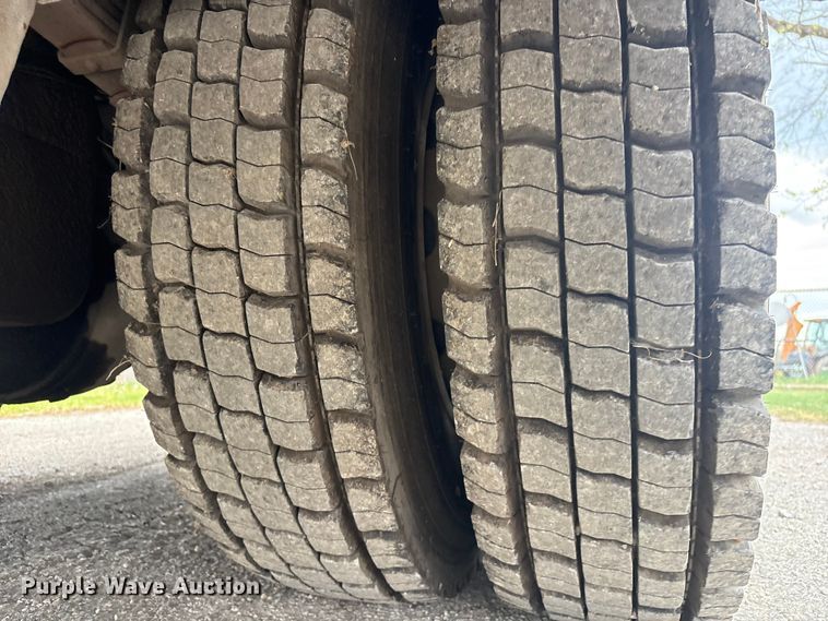 image for item EV2881 1990 Ford Cargo 8000 pumper fire truck