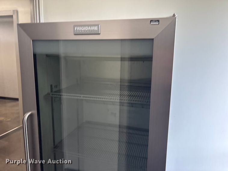 image for item EV2912 (5) refrigerators