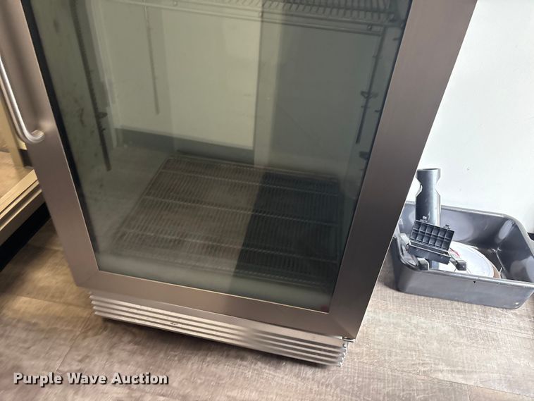 image for item EV2912 (5) refrigerators