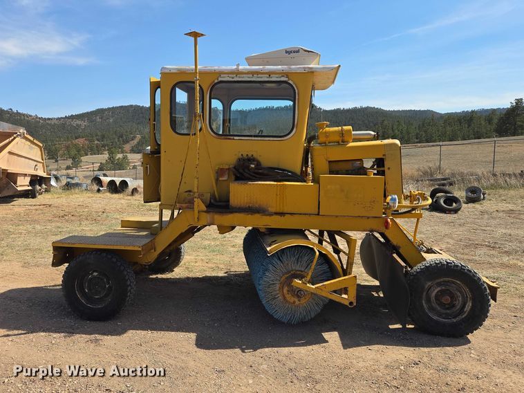 image for item EV5828 Broce D18 sweeper