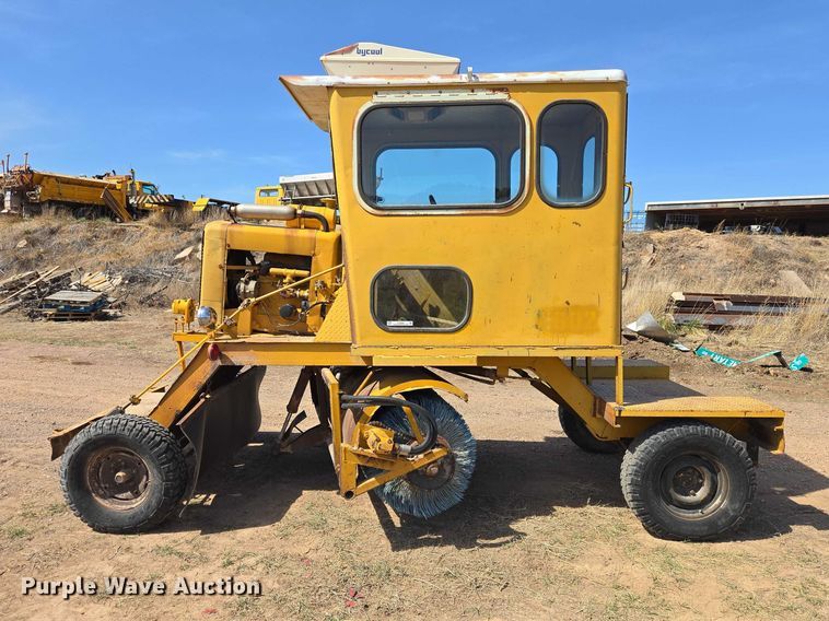 image for item EV5828 Broce D18 sweeper
