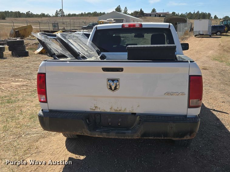 image for item EV5829 2017 RAM 1500 Crew Cab pickup truck