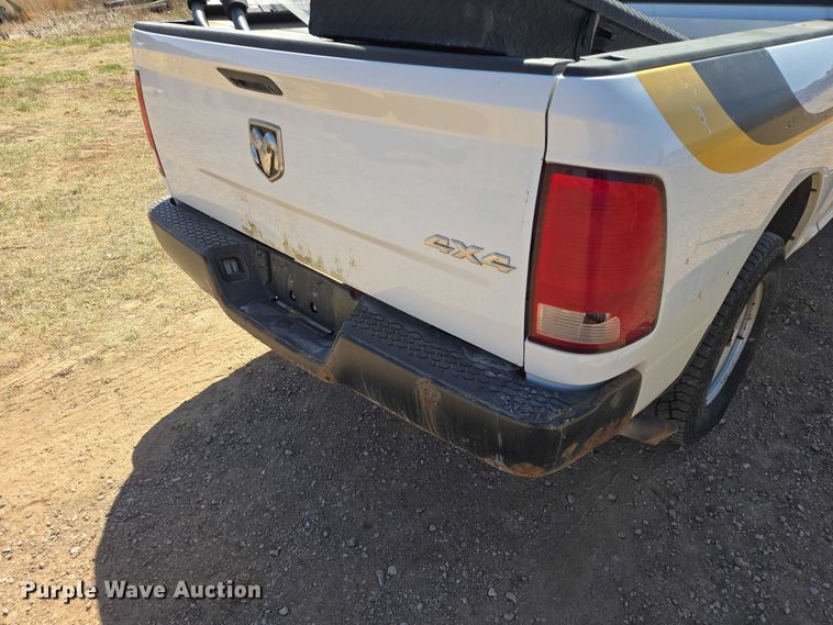 image for item EV5829 2017 RAM 1500 Crew Cab pickup truck