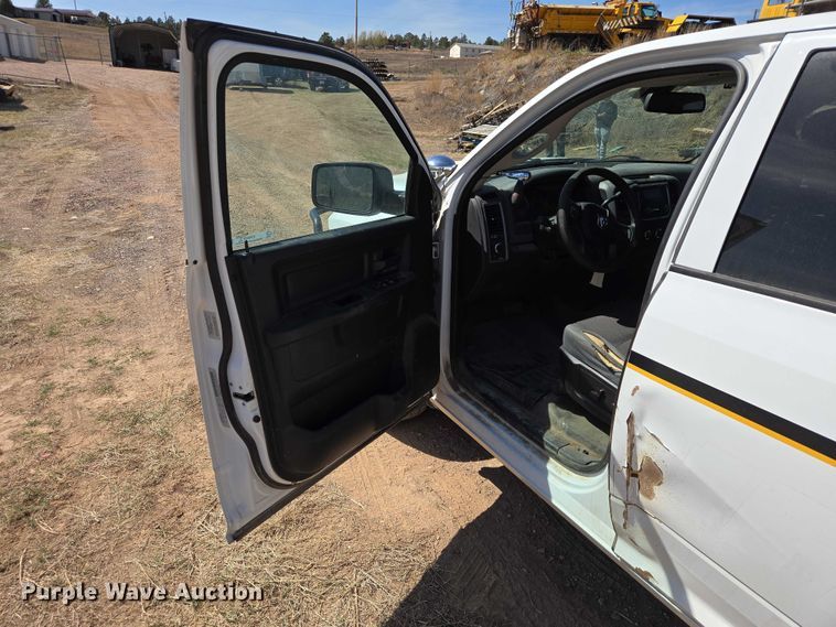 image for item EV5829 2017 RAM 1500 Crew Cab pickup truck