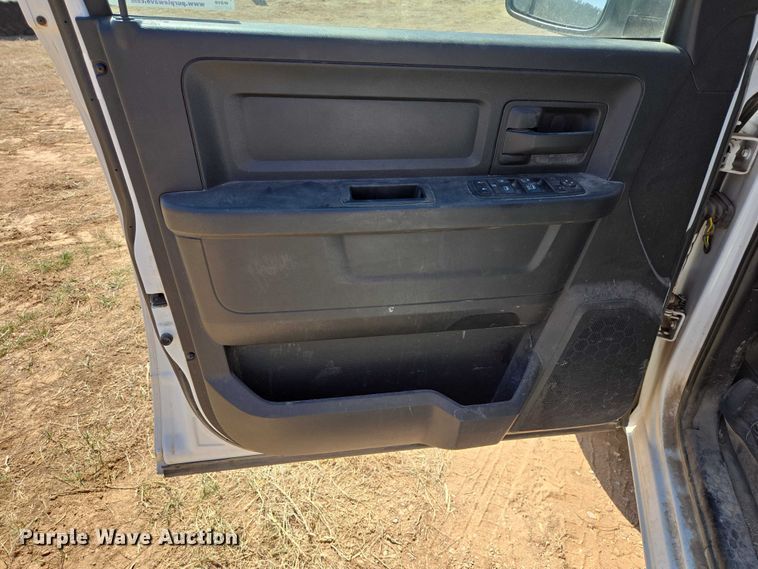 image for item EV5829 2017 RAM 1500 Crew Cab pickup truck