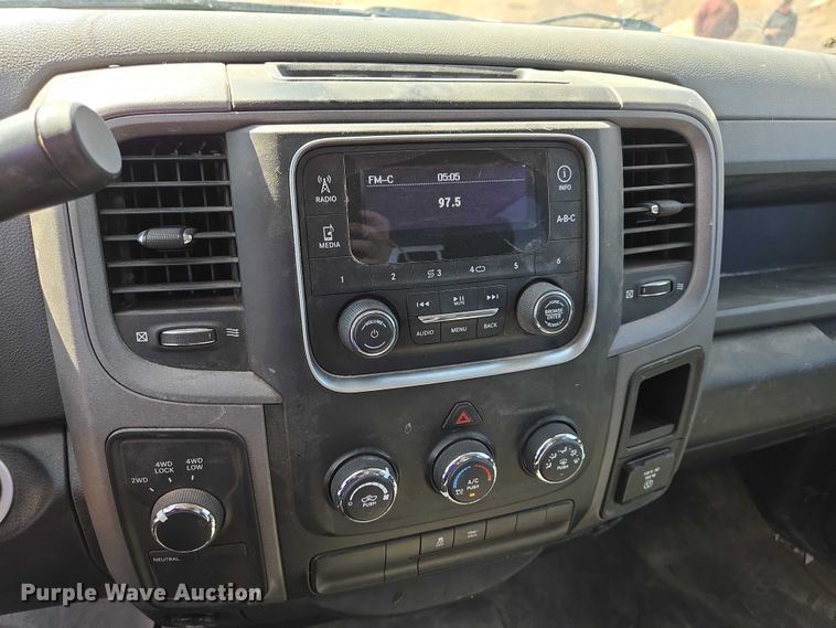image for item EV5829 2017 RAM 1500 Crew Cab pickup truck